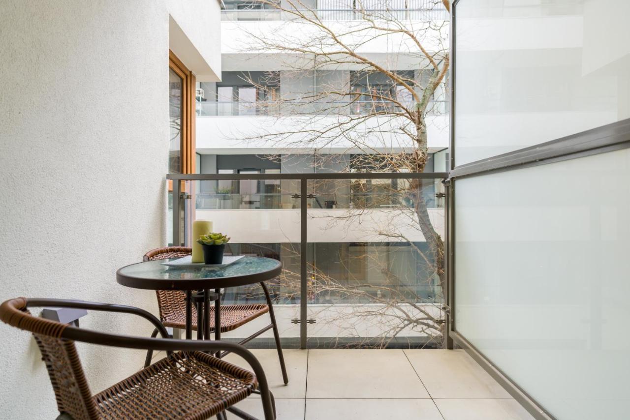 Villa Venecja Apartment Chwaliszewo With Free Garage City Center By Noclegi Renters Poznan Exterior foto